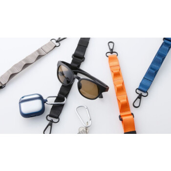 〖NEW〗小物を取り付けれる、カジュアルなスマホショルダーストラップ新発売！