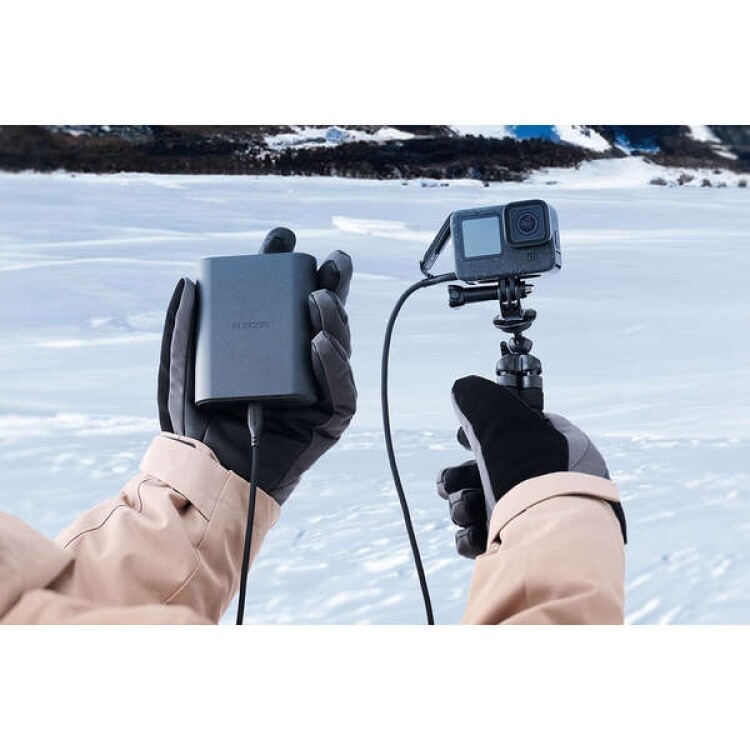 エレコムがリードする、次世代のモバイルバッテリー登場。