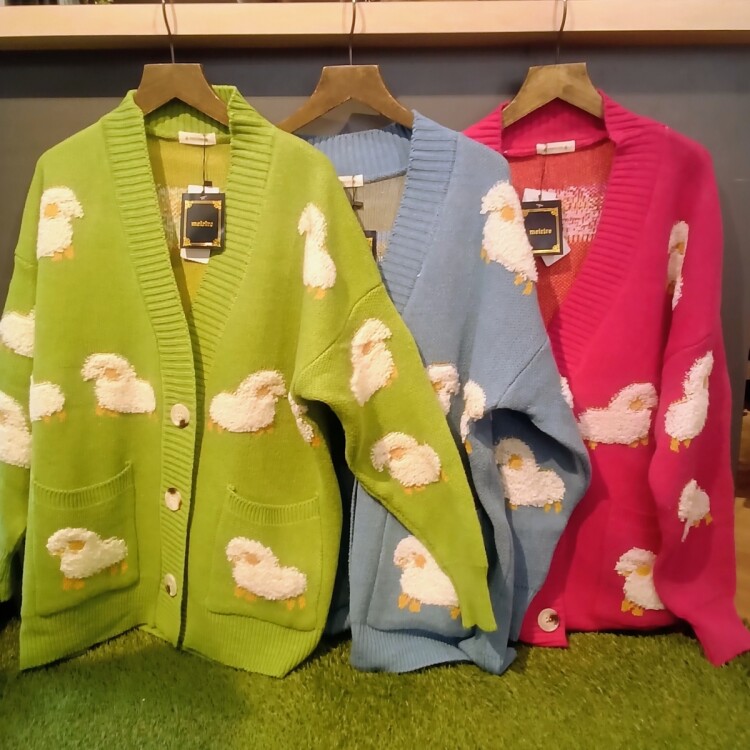 【大大大人気！】【再入荷】Xでプチバズリ中！羊柄ニットカーディガン