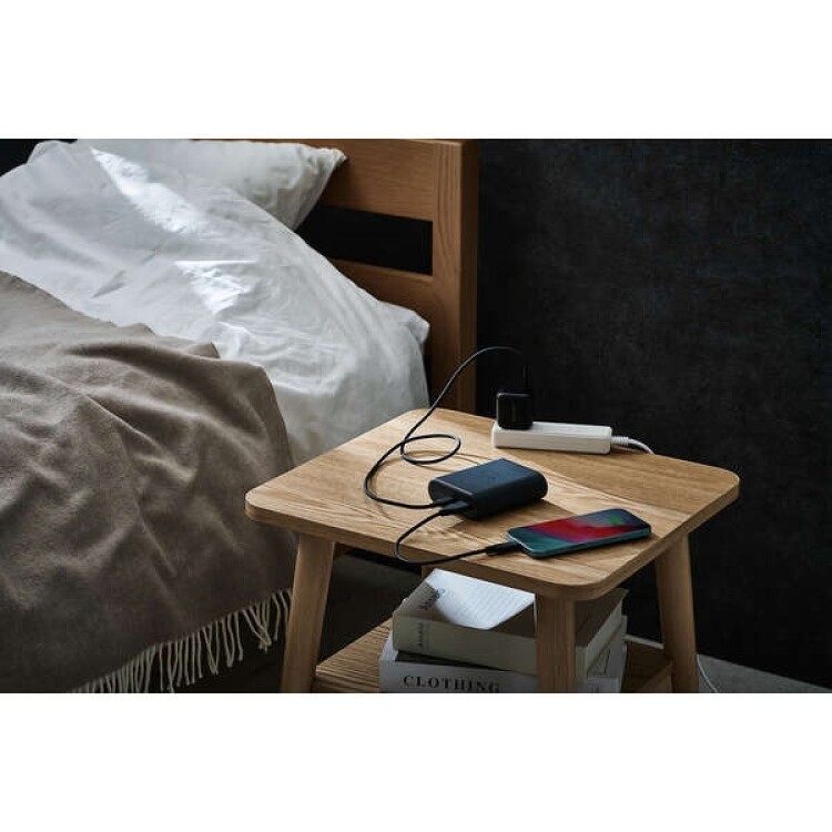 エレコムがリードする、次世代のモバイルバッテリー登場。