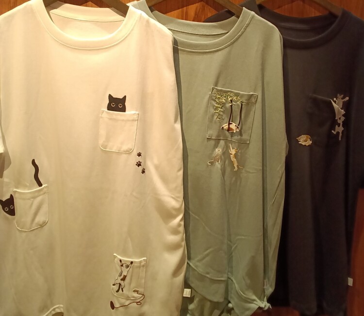 【新作】癒しのネコちゃんTシャツ